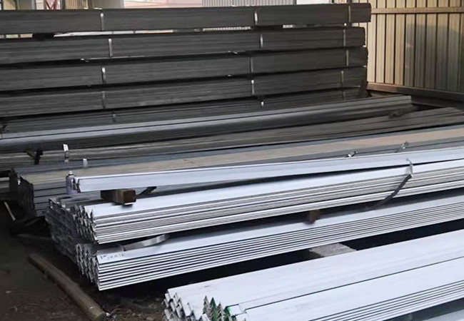 ����\���