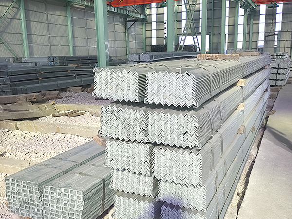 ����\���